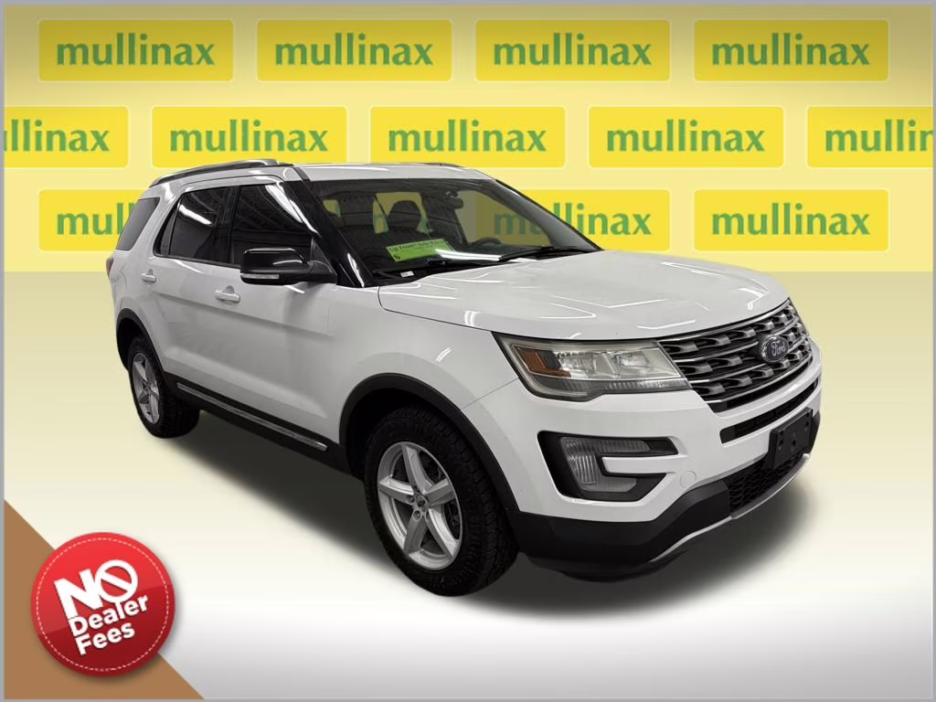 2017 Oxford White Ford Explorer XLT 4X4 SUV