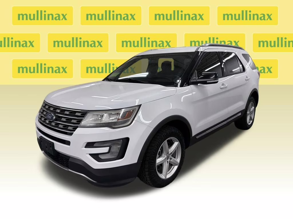 2017 Oxford White Ford Explorer XLT 4X4 SUV
