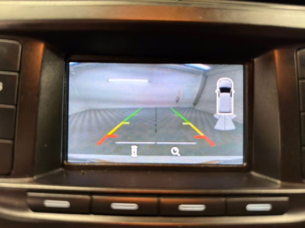 2017 Oxford White Ford Explorer XLT 4X4 SUV