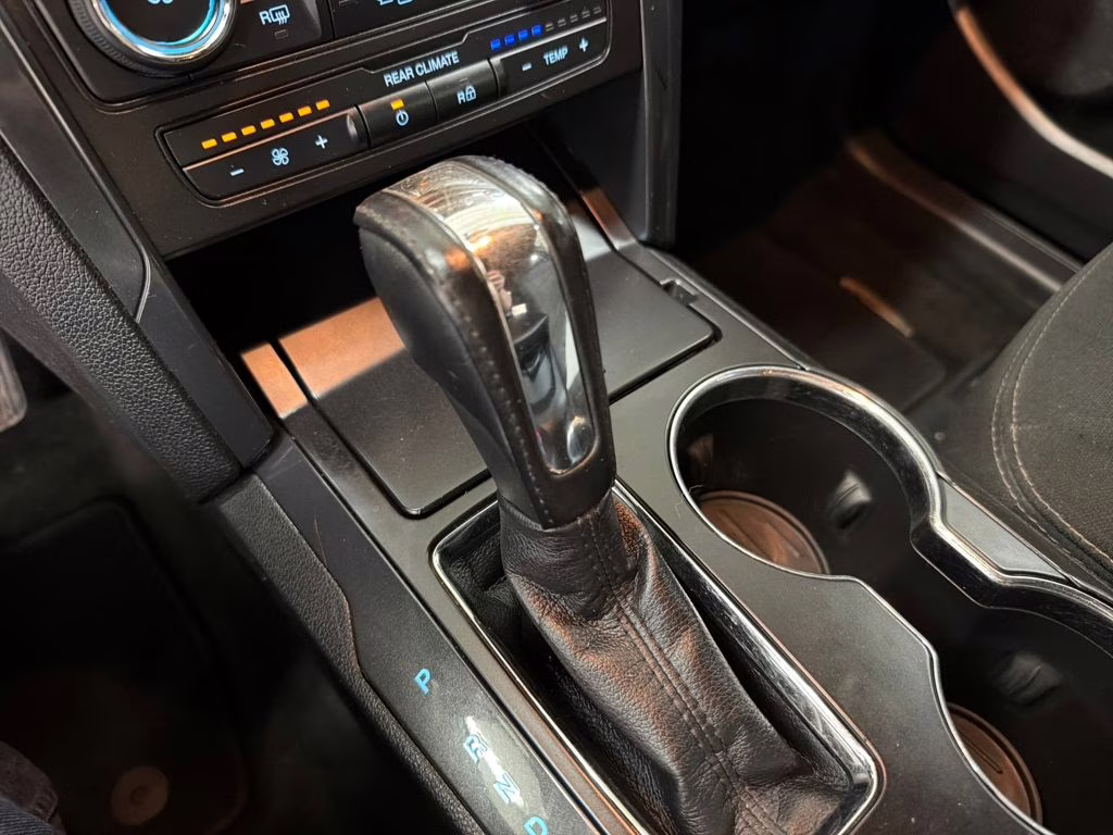 2017 Oxford White Ford Explorer XLT 4X4 SUV