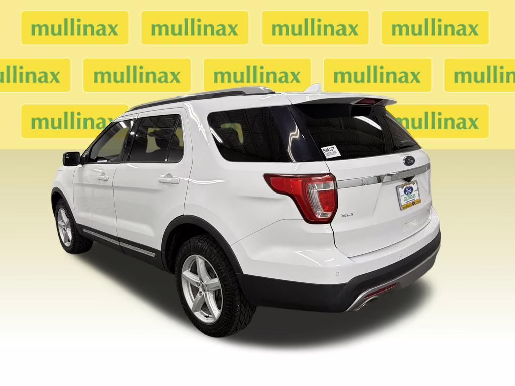2017 Oxford White Ford Explorer XLT 4X4 SUV