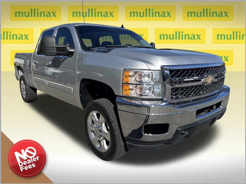 2011 Sheer Silver Metallic Chevrolet Silverado 2500HD LT 4X4 Truck