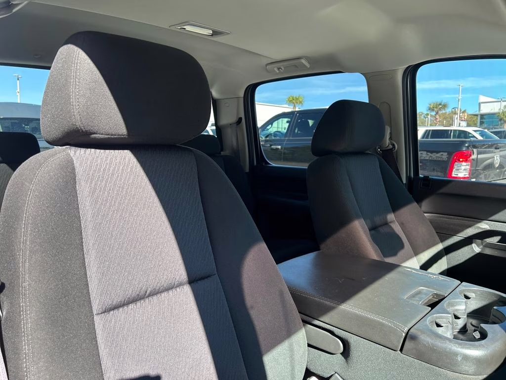 2011 Sheer Silver Metallic Chevrolet Silverado 2500HD LT 4X4 Truck