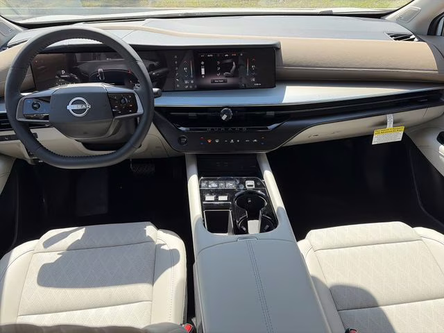 2026 Everest White Pearl/Black Nissan Murano Platinum AWD SUV