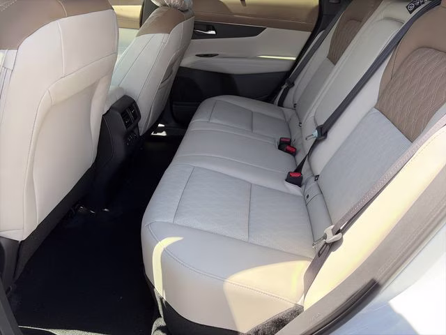 2026 Everest White Pearl/Black Nissan Murano Platinum AWD SUV