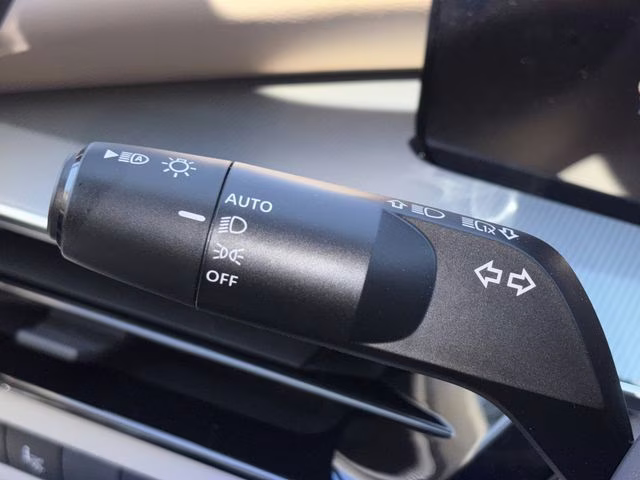 2026 Everest White Pearl/Black Nissan Murano Platinum AWD SUV