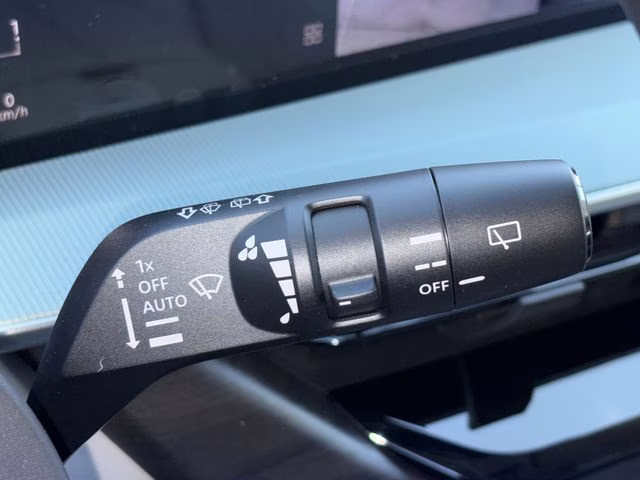 2026 Everest White Pearl/Black Nissan Murano Platinum AWD SUV