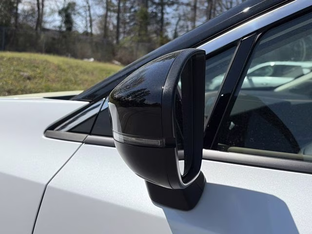 2026 Everest White Pearl/Black Nissan Murano Platinum AWD SUV