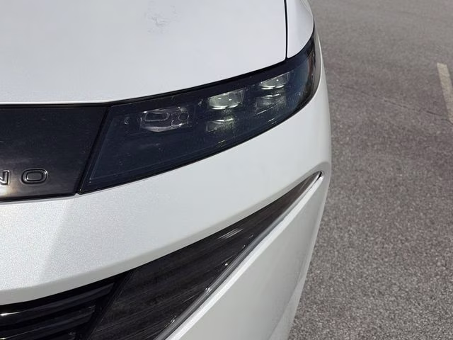 2026 Everest White Pearl/Black Nissan Murano Platinum AWD SUV