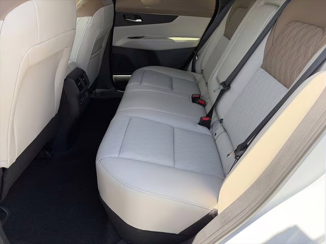 2026 Everest White Pearl/Black Nissan Murano Platinum AWD SUV