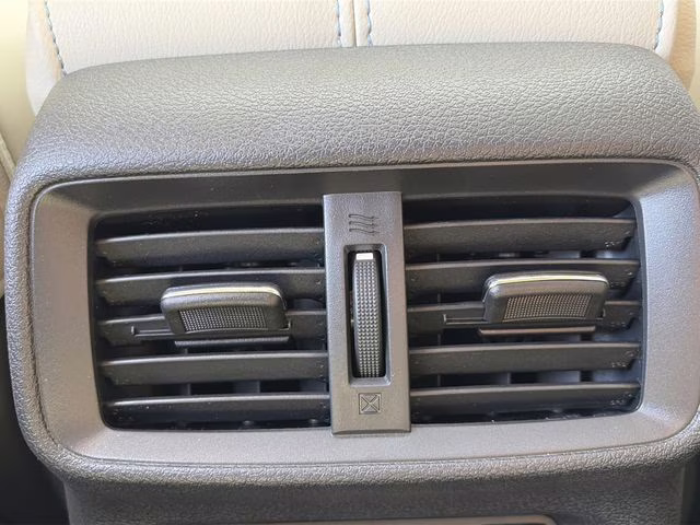 2026 Everest White Pearl/Black Nissan Murano Platinum AWD SUV