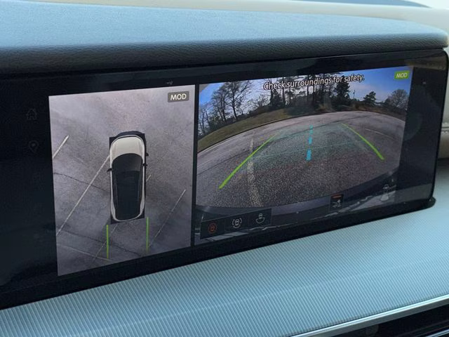 2026 Everest White Pearl/Black Nissan Murano Platinum AWD SUV