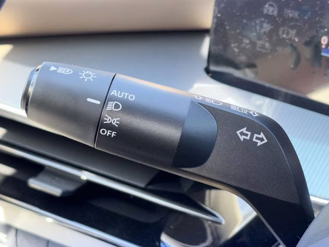 2026 Everest White Pearl/Black Nissan Murano Platinum AWD SUV