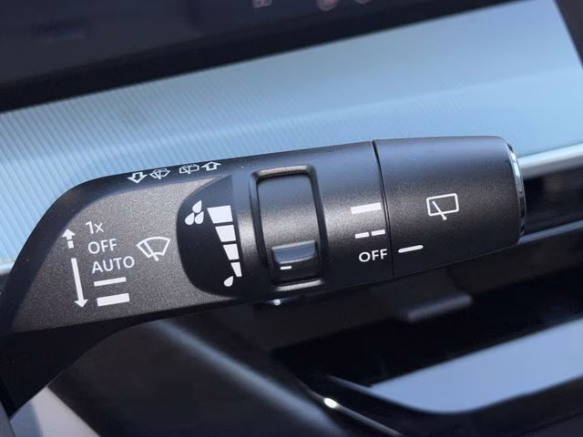 2026 Everest White Pearl/Black Nissan Murano Platinum AWD SUV