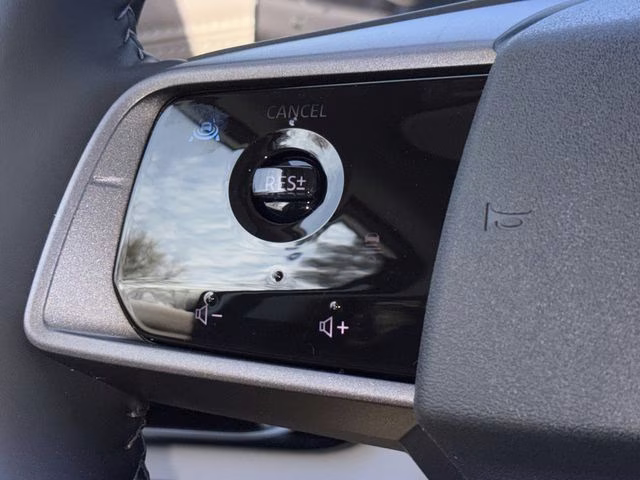 2026 Everest White Pearl/Black Nissan Murano Platinum AWD SUV