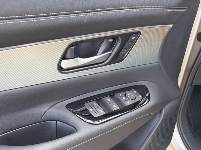 2026 Champagne Silver Metallic Nissan Murano Platinum AWD SUV