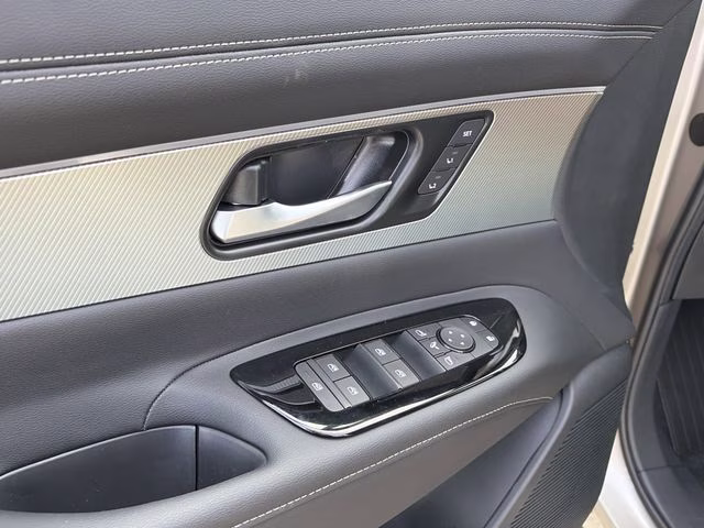 2026 Champagne Silver Metallic Nissan Murano Platinum AWD SUV