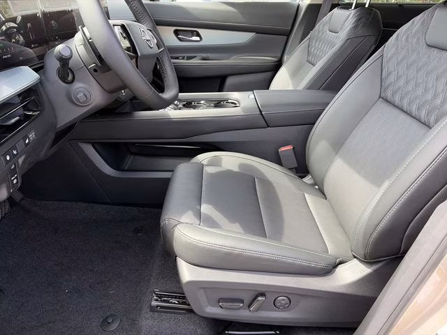 2026 Champagne Silver Metallic Nissan Murano Platinum AWD SUV