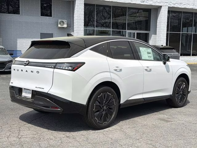 2026 Everest White Pearl/Black Nissan Murano Platinum AWD SUV
