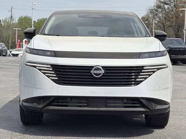 2026 Everest White Pearl/Black Nissan Murano Platinum AWD SUV