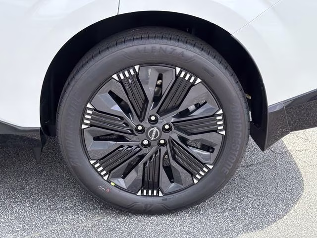 2026 Everest White Pearl/Black Nissan Murano Platinum AWD SUV