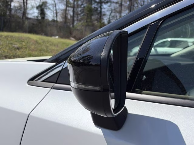 2026 Everest White Pearl/Black Nissan Murano Platinum AWD SUV