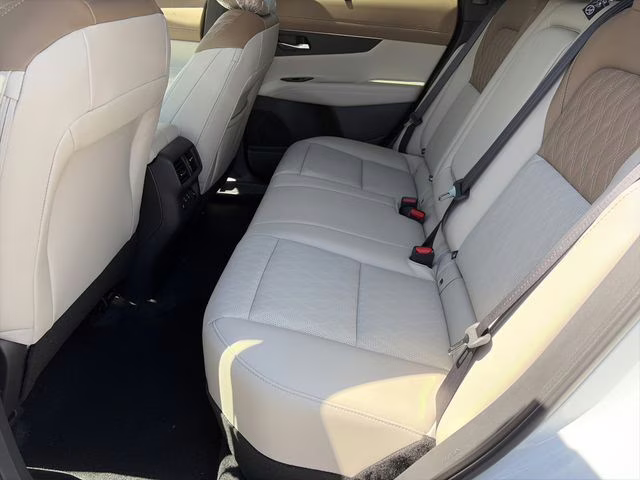 2026 Everest White Pearl/Black Nissan Murano Platinum AWD SUV