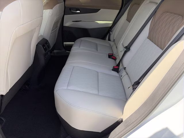 2026 Everest White Pearl/Black Nissan Murano Platinum AWD SUV