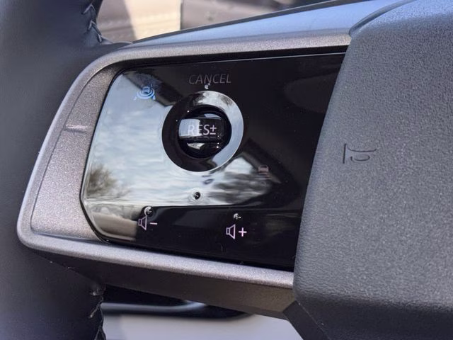2026 Everest White Pearl/Black Nissan Murano Platinum AWD SUV