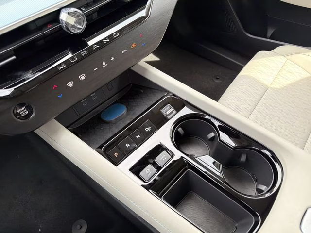 2026 Everest White Pearl/Black Nissan Murano Platinum AWD SUV