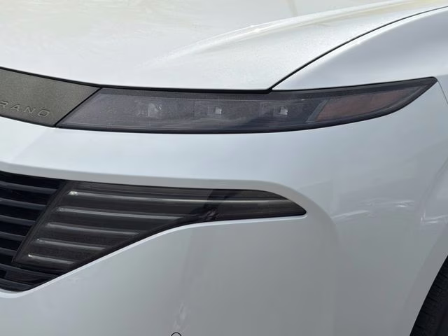 2026 Everest White Pearl/Black Nissan Murano Platinum AWD SUV