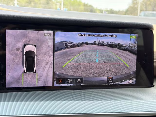 2026 Everest White Pearl/Black Nissan Murano Platinum AWD SUV