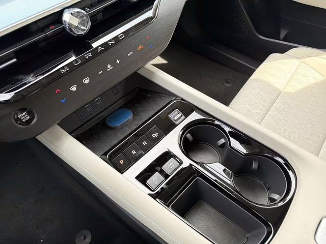 2026 Everest White Pearl/Black Nissan Murano Platinum AWD SUV