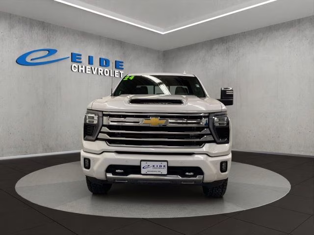 2024 Iridescent Pearl Tricoat Chevrolet Silverado 2500HD High Country 4X4 Truck
