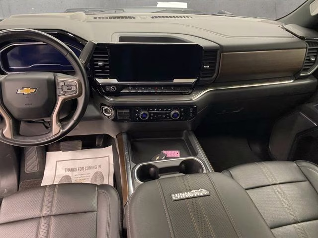 2024 Iridescent Pearl Tricoat Chevrolet Silverado 2500HD High Country 4X4 Truck