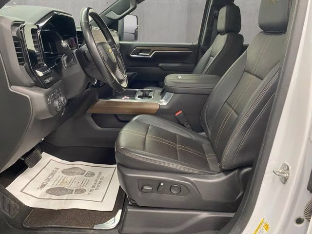 2024 Iridescent Pearl Tricoat Chevrolet Silverado 2500HD High Country 4X4 Truck