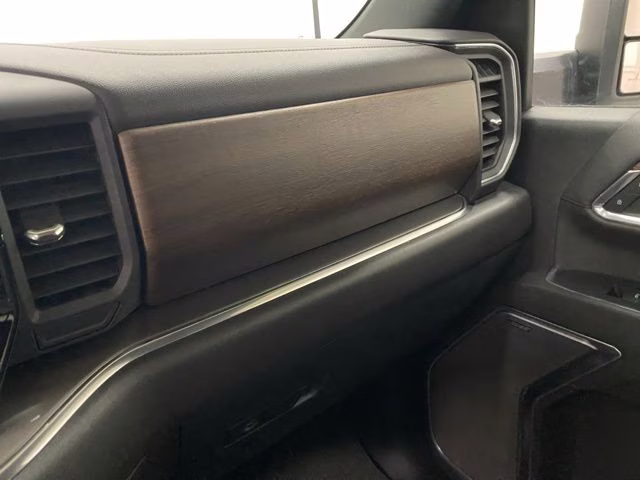 2024 Iridescent Pearl Tricoat Chevrolet Silverado 2500HD High Country 4X4 Truck