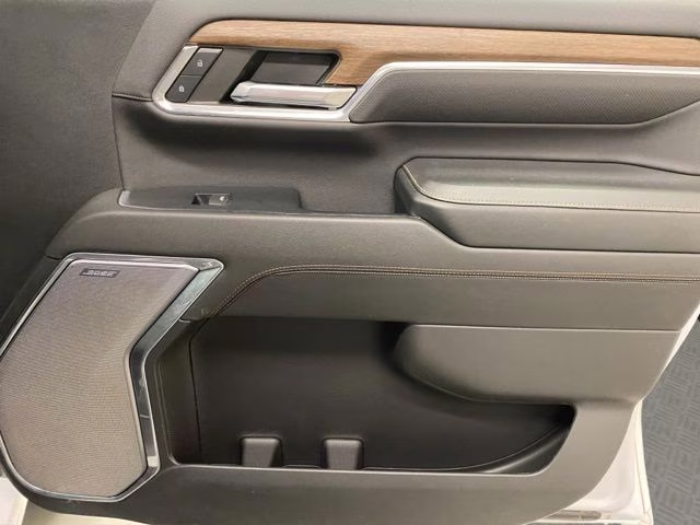 2024 Iridescent Pearl Tricoat Chevrolet Silverado 2500HD High Country 4X4 Truck