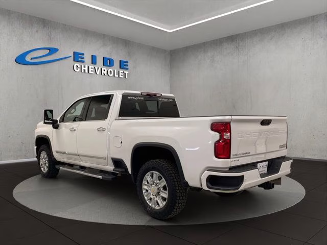 2024 Iridescent Pearl Tricoat Chevrolet Silverado 2500HD High Country 4X4 Truck