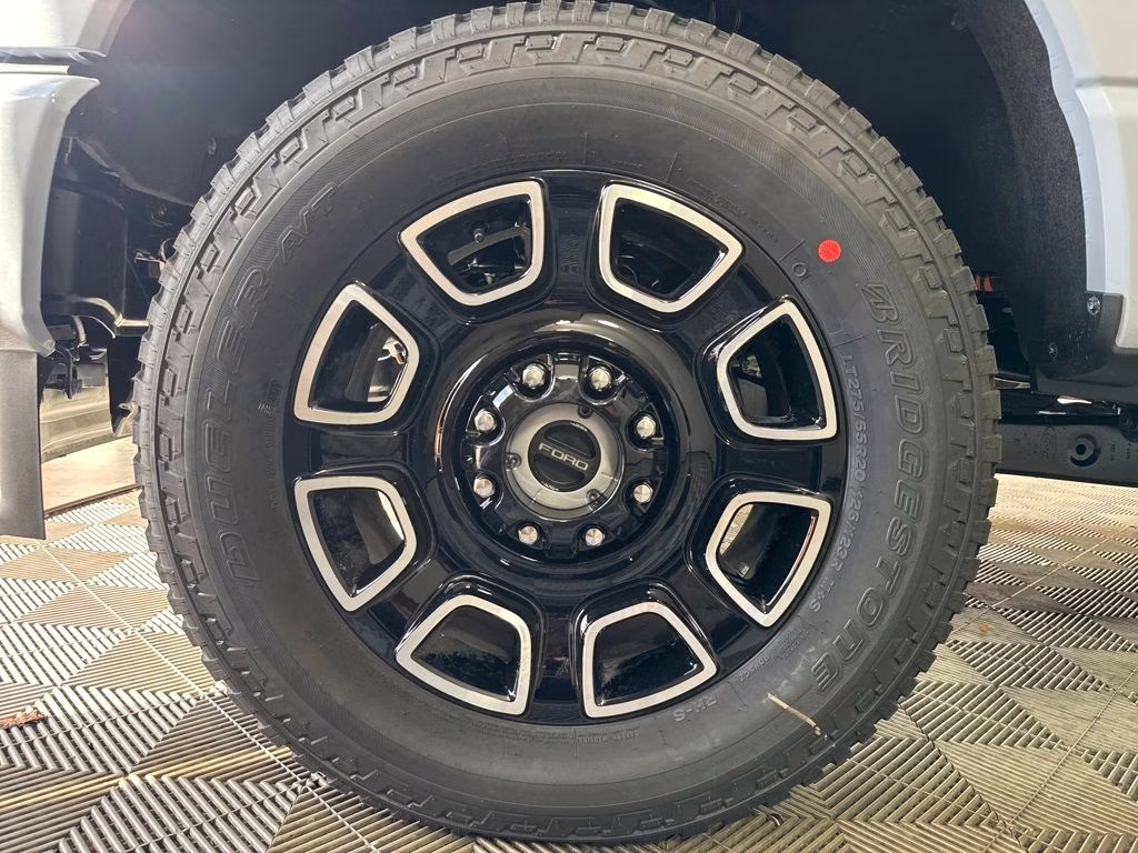 2026 Glacier Gray Metallic Tri-Coat Ford Super Duty F-250 SRW Platinum 4X4 Truck