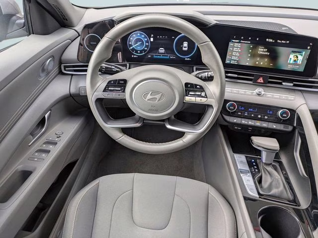 2025 Fluid Metal Hyundai Elantra SEL Convenience FWD Sedan