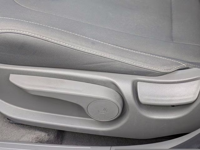 2025 Fluid Metal Hyundai Elantra SEL Convenience FWD Sedan