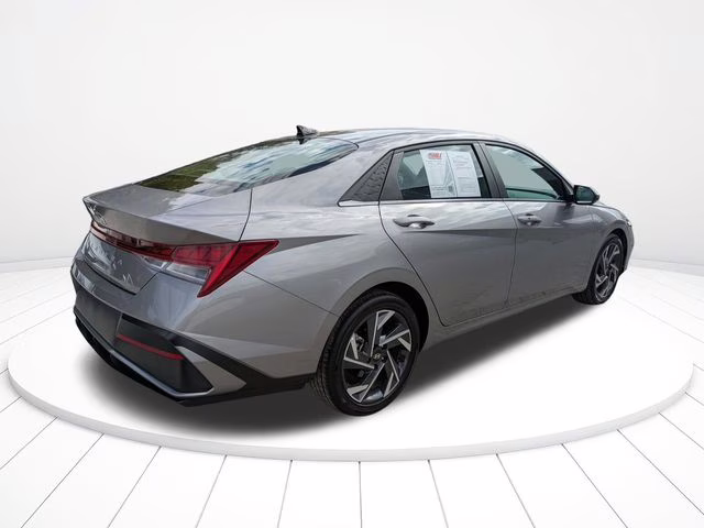 2025 Fluid Metal Hyundai Elantra SEL Convenience FWD Sedan