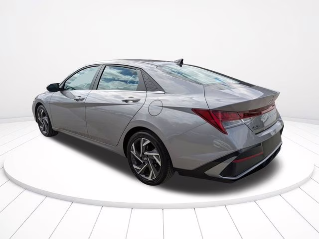 2025 Fluid Metal Hyundai Elantra SEL Convenience FWD Sedan