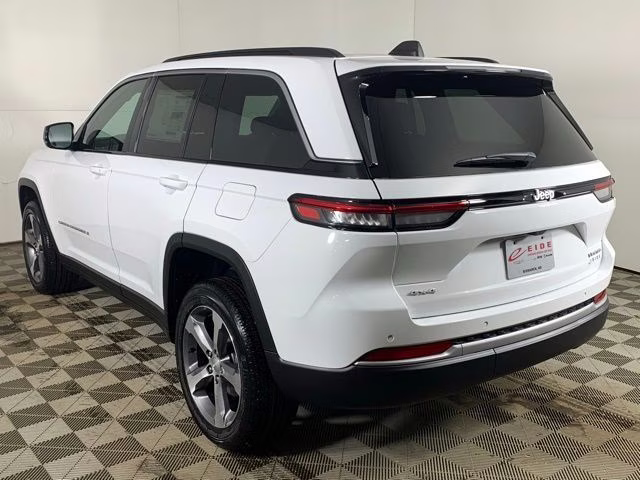 2026 Bright White Clearcoat Jeep Grand Cherokee Limited 4X4 SUV