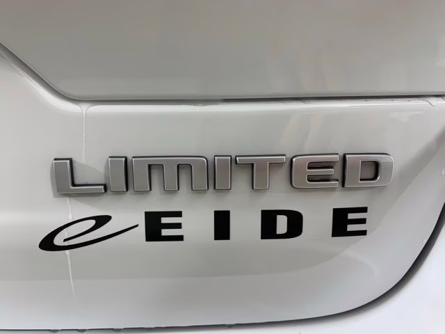 2026 Bright White Clearcoat Jeep Grand Cherokee Limited 4X4 SUV