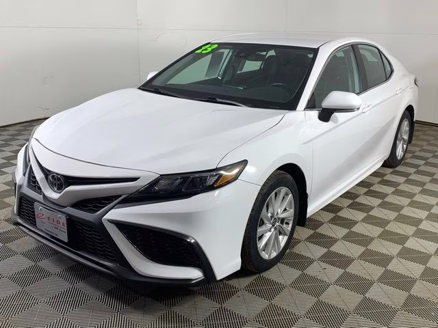 2023 Wind Chill Pearl Toyota Camry SE FWD Sedan
