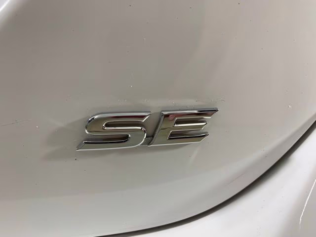 2023 Wind Chill Pearl Toyota Camry SE FWD Sedan