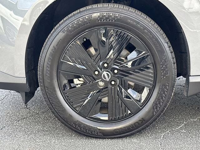 2025 Gun Metallic Nissan Murano SV FWD SUV