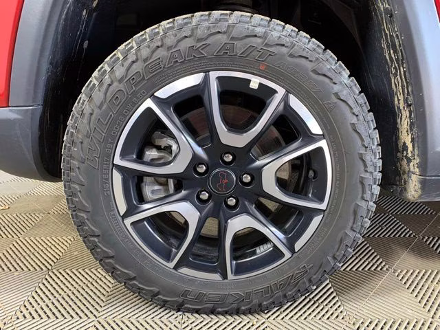 2025 Red Hot Pearlcoat Jeep Compass Trailhawk 4X4 SUV